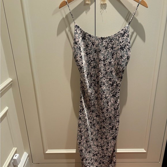 Wayf Oriental Flower Pattern Pull Gather Midi Dress - Picture 2 of 5